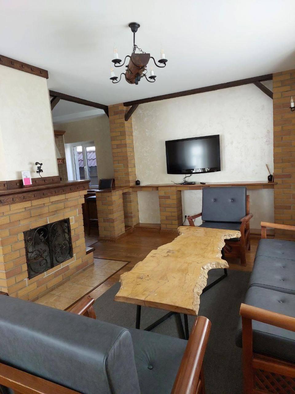 Villa Hills Chimgan Екстериор снимка